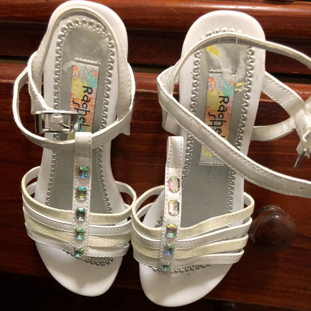 Little girl white dress sandal